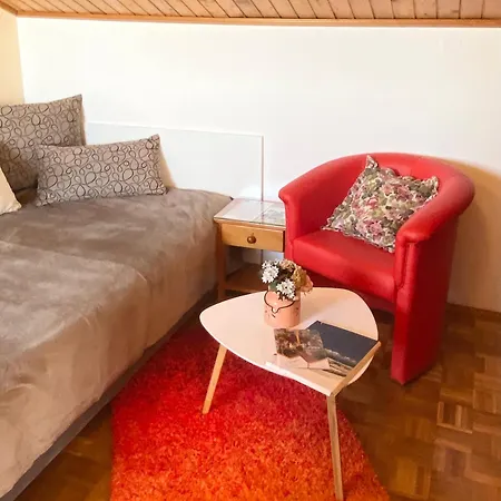 Guest house Family Vesna- 100 M -center 3*