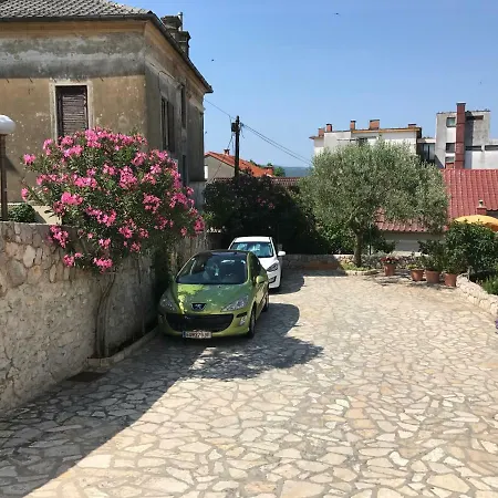 Family Vesna- 100 M -center Guest house 3*