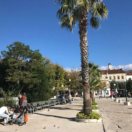 Family Vesna- 100 M -center Crikvenica