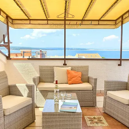 Guest house Family Vesna- 100 M -center 3*