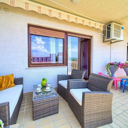 Guest house Family Vesna- 100 M -center