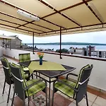 Guest house Family Vesna- 100 M -center