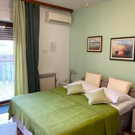 Family Vesna- 100 M -center 3* 茨里克韦尼察