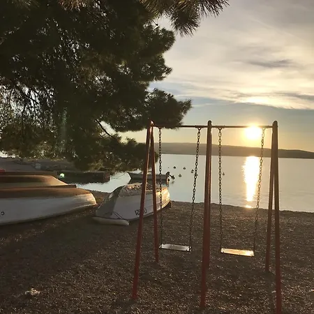 Family Vesna- 100 M -center 3* Crikvenica