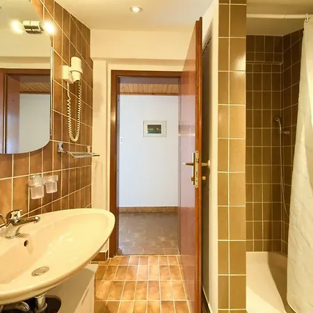 Family Vesna- 100 M -center Penzion 3*
