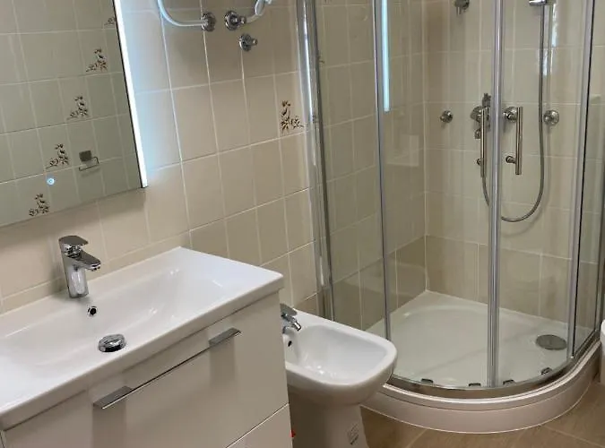 Family Vesna- 100 M -center Pensión Crikvenica