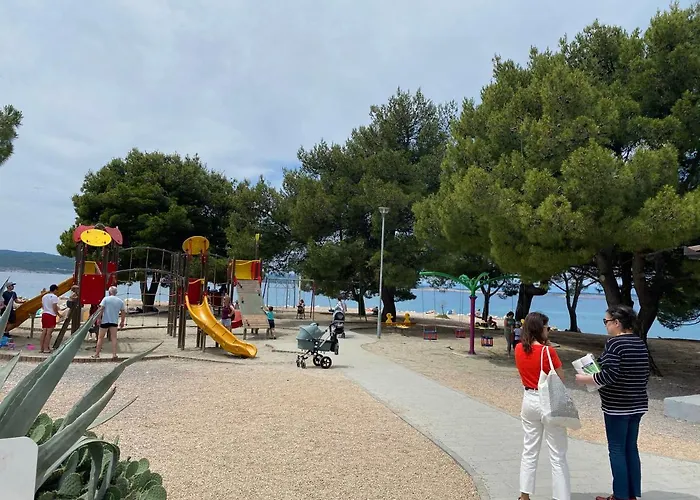 Family Vesna- 100 M -center Crikvenica