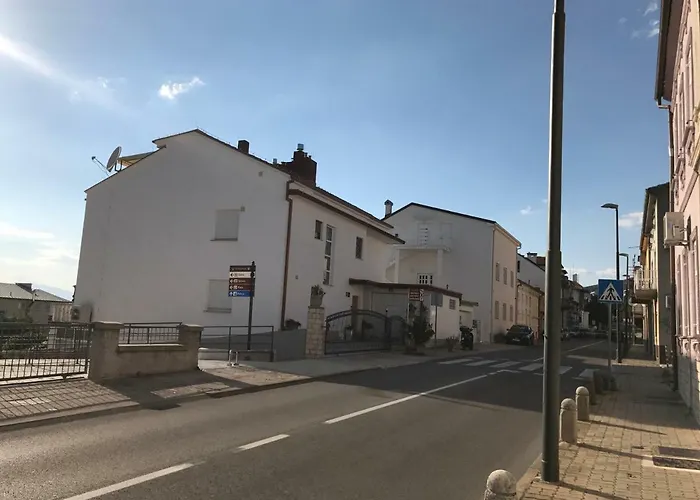 Family Vesna- 100 M -center