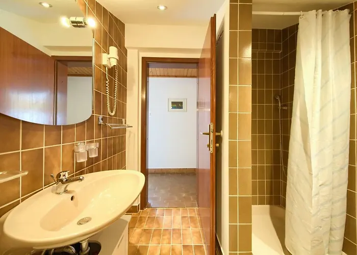 Family Vesna- 100 M -center Pensión 3*